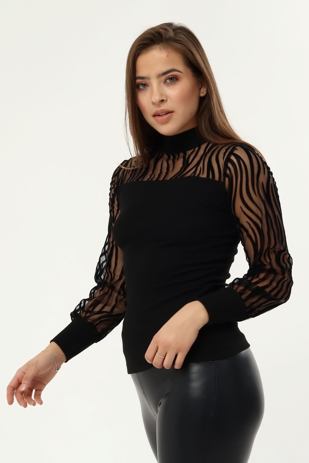 KİM Kİ O ÖZEL SERİSİ,FLOG BASKI DETAYLI TRANSPARAN KAŞKORSE BLUZ